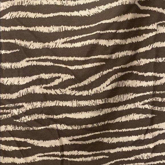 Brown Tan Ruffled Sleeveless Blouse - Picture 6 of 8